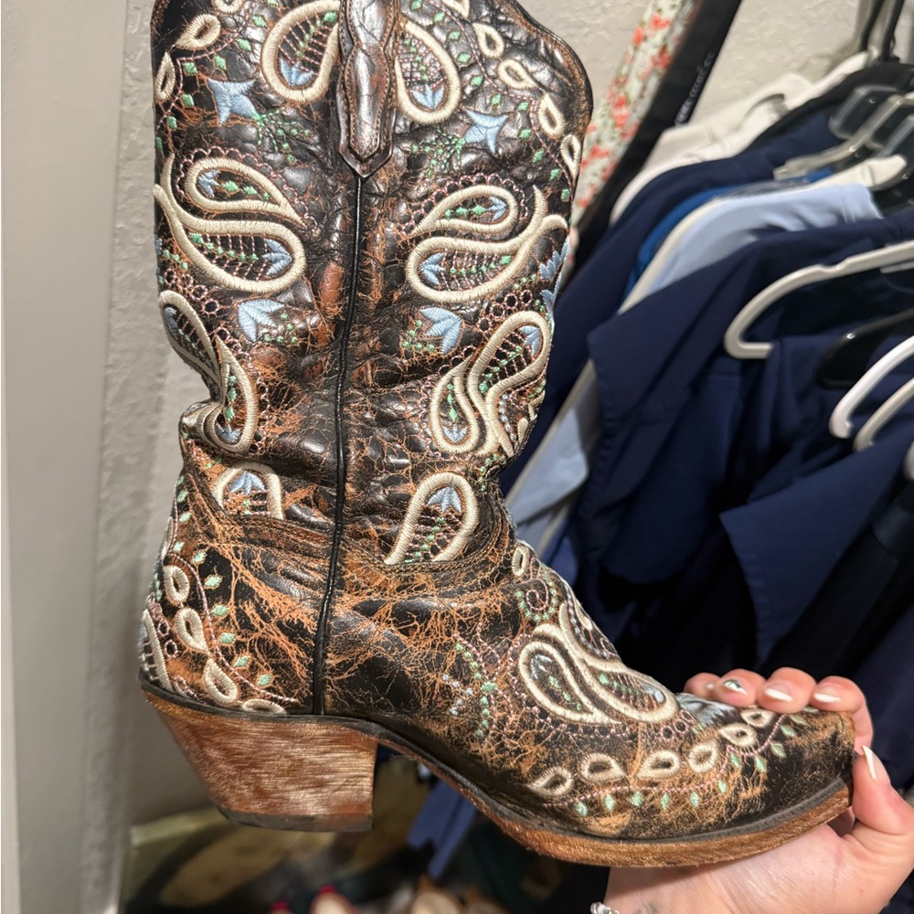 Intricate Western Cowboy Boots